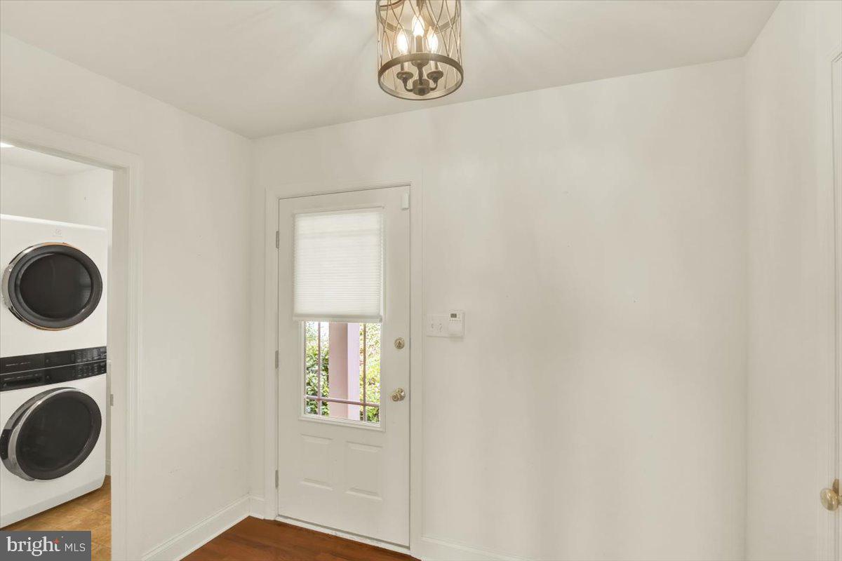 103 Goldenfield Dr Property Photo 4