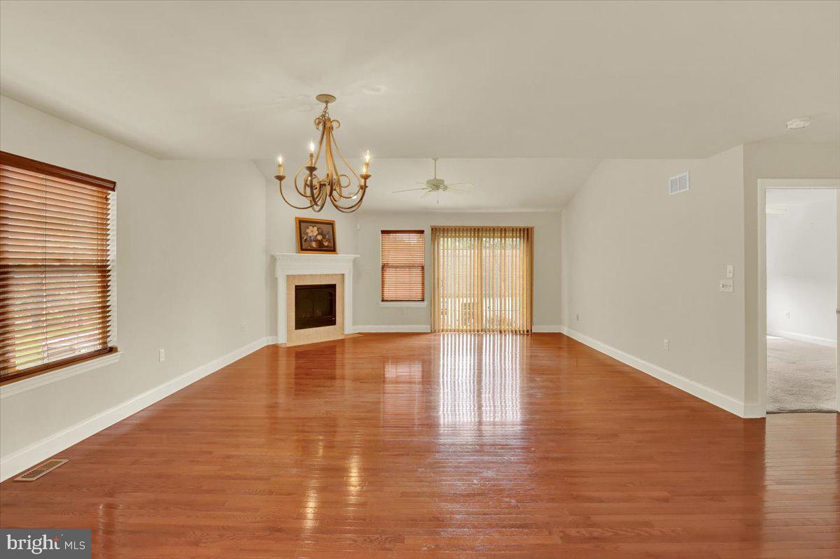 103 Goldenfield Dr Property Photo 5