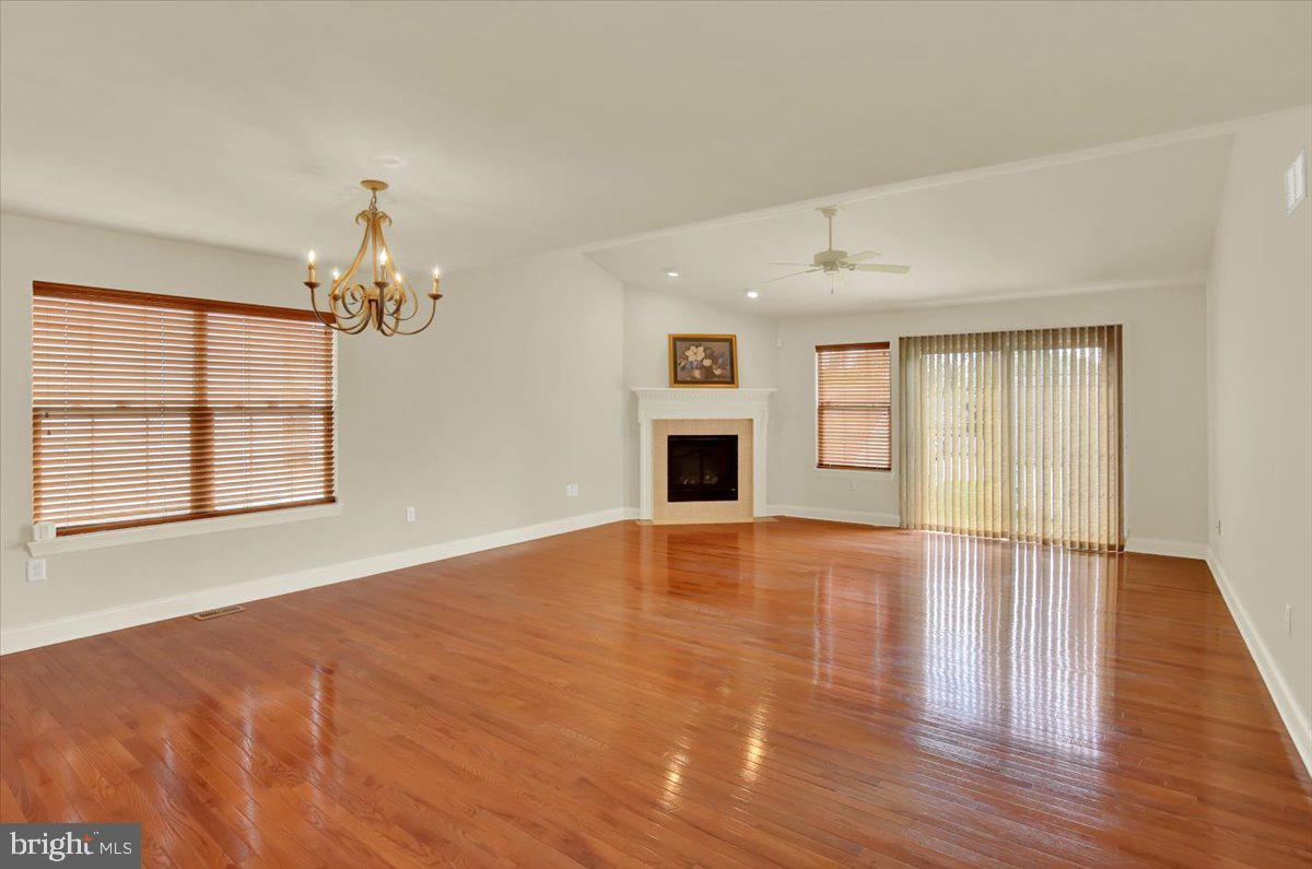 103 Goldenfield Dr Property Photo 6