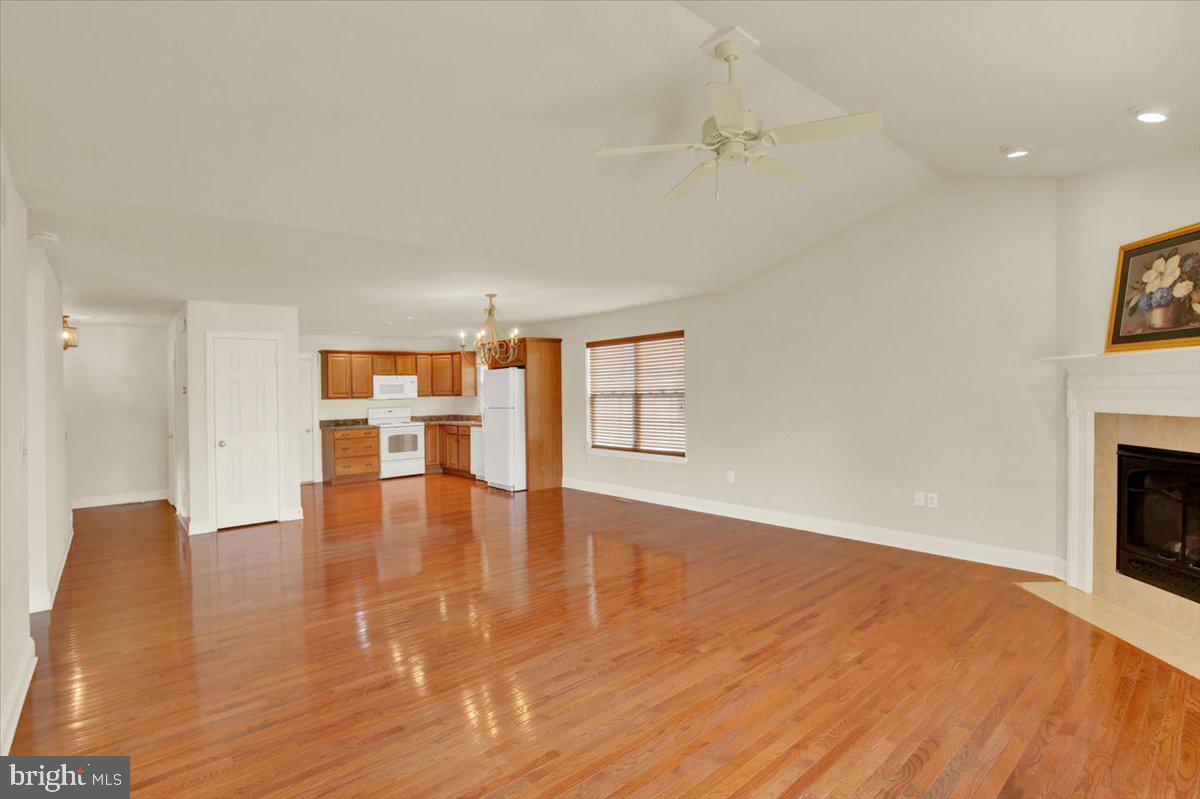 103 Goldenfield Dr Property Photo 7