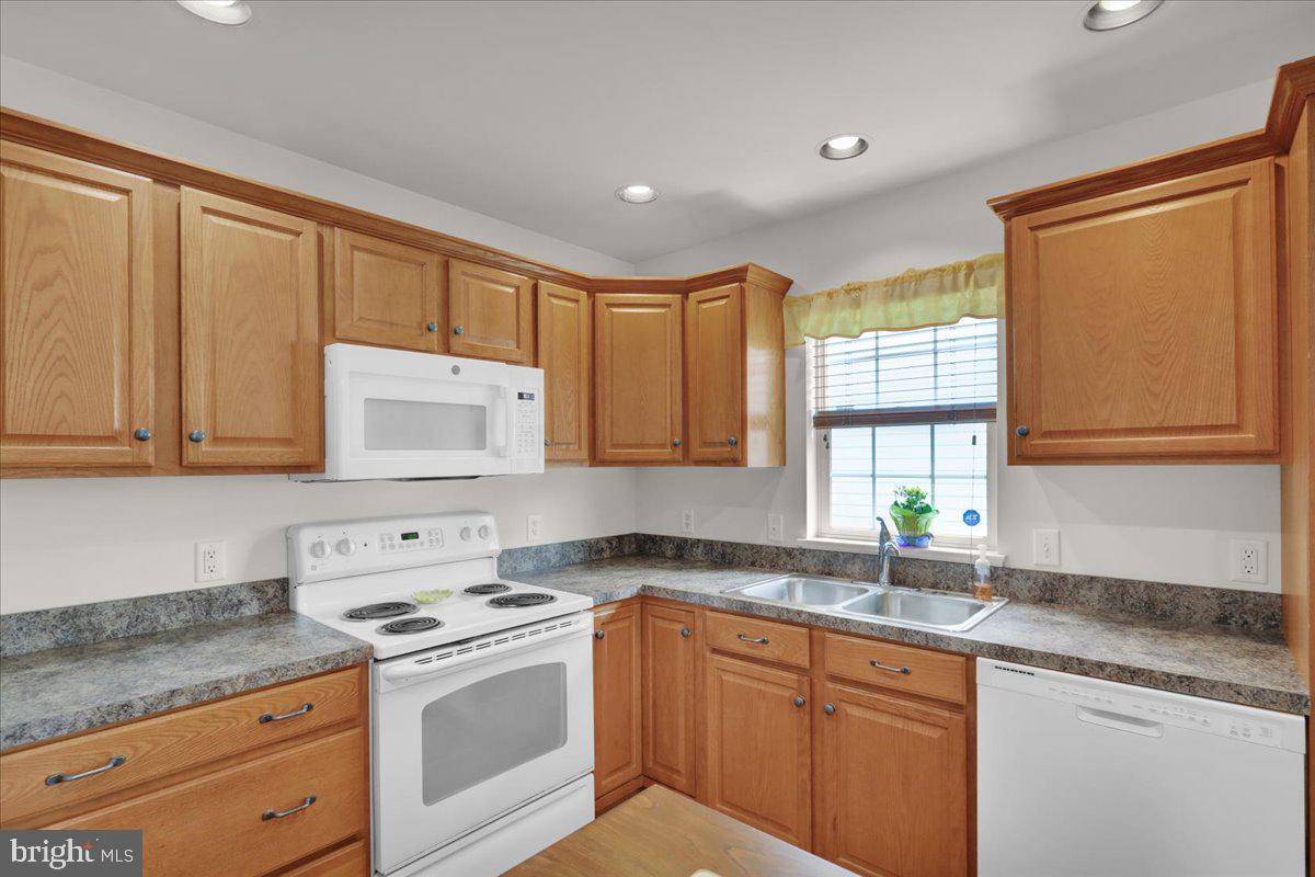 103 Goldenfield Dr Property Photo 11