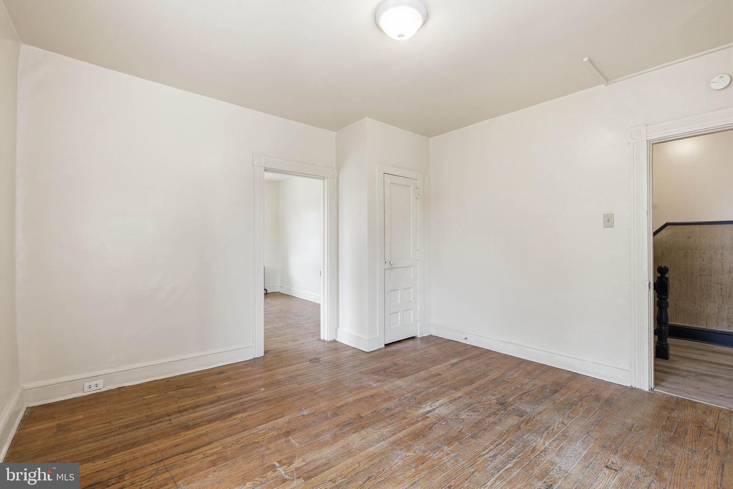 121 Laurel St Property Photo 5