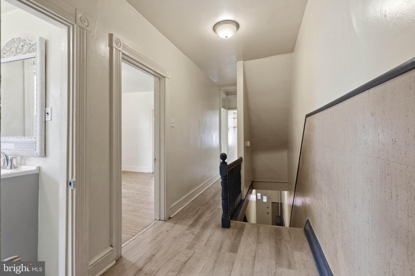 121 Laurel St Property Photo 15