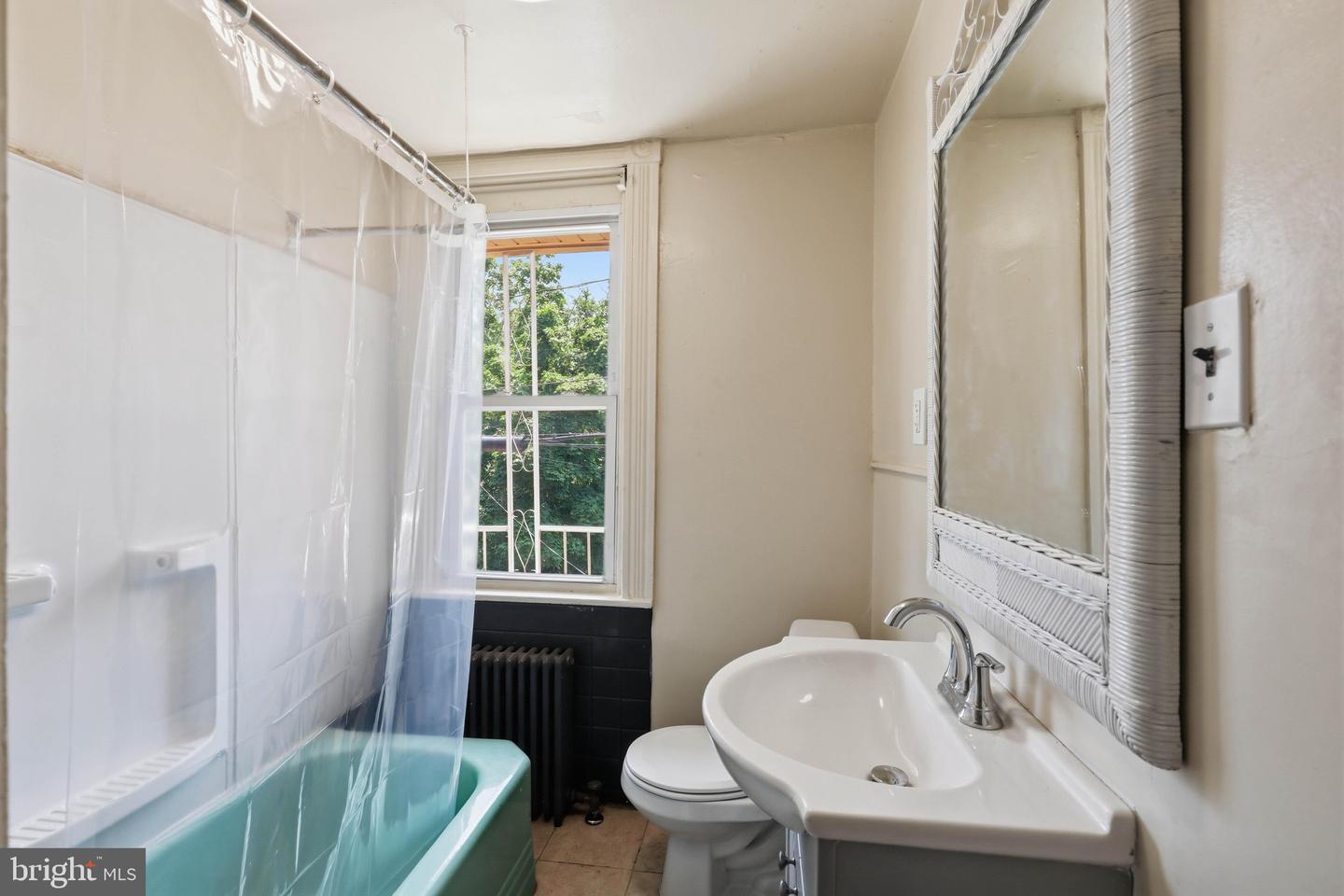 121 Laurel St Property Photo 16