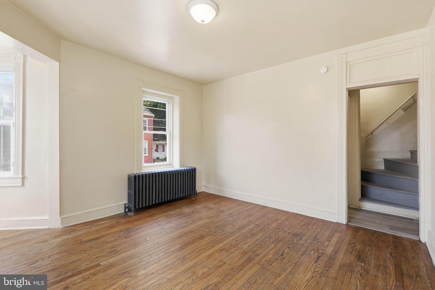 121 Laurel St Property Photo 18