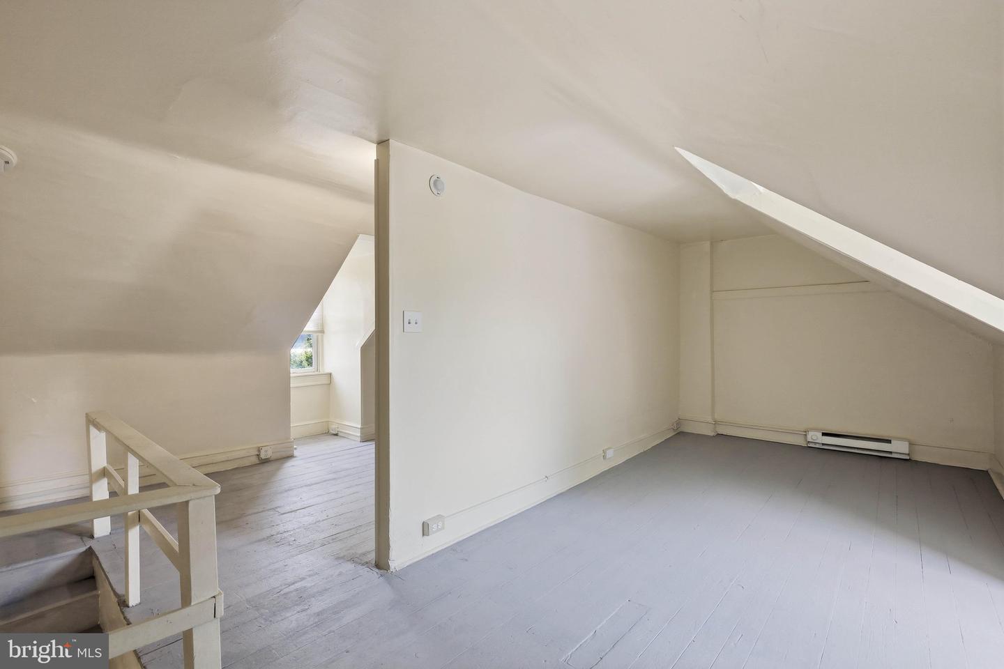 121 Laurel St Property Photo 23