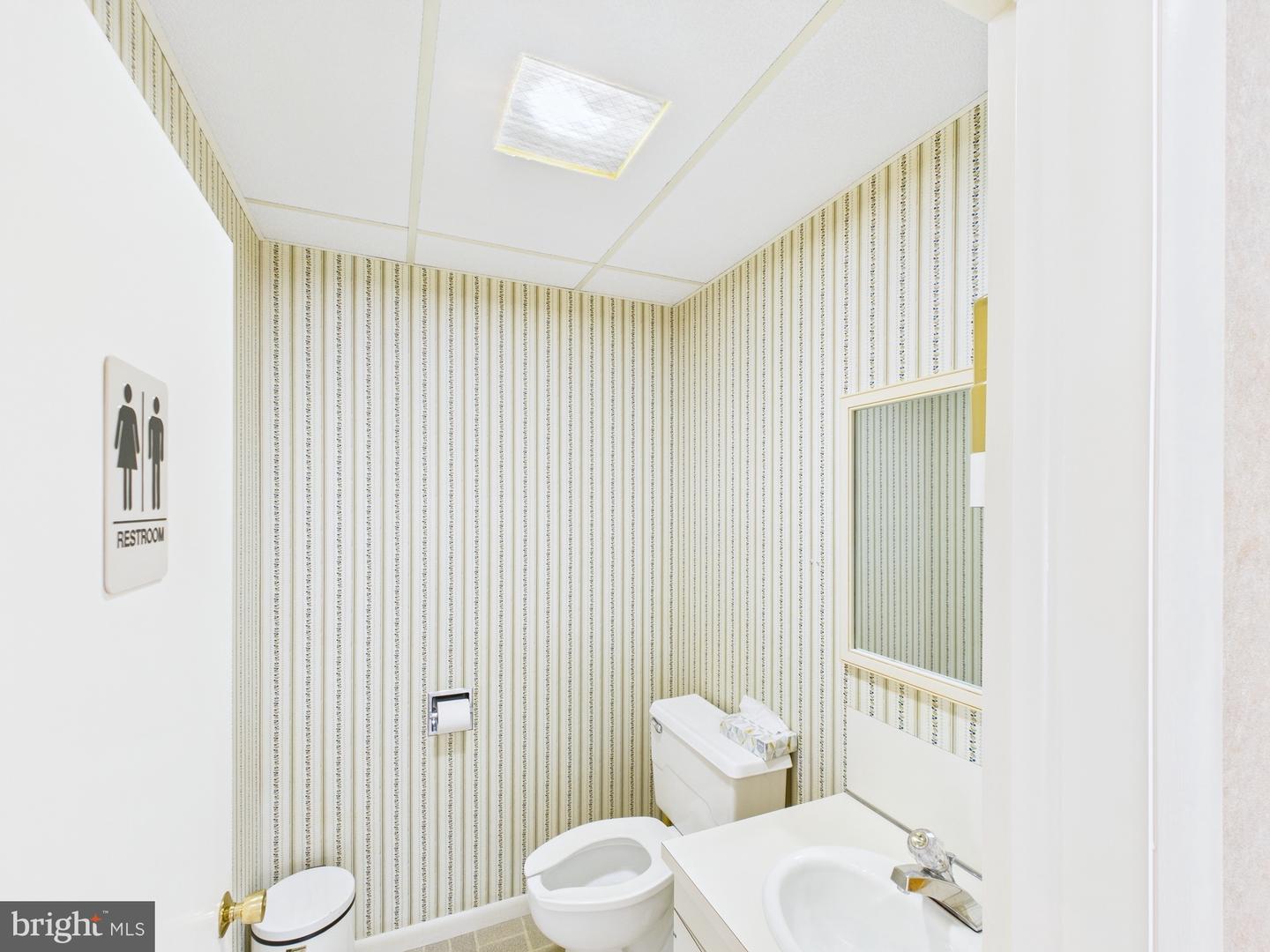 2 College Ave Property Photo 9