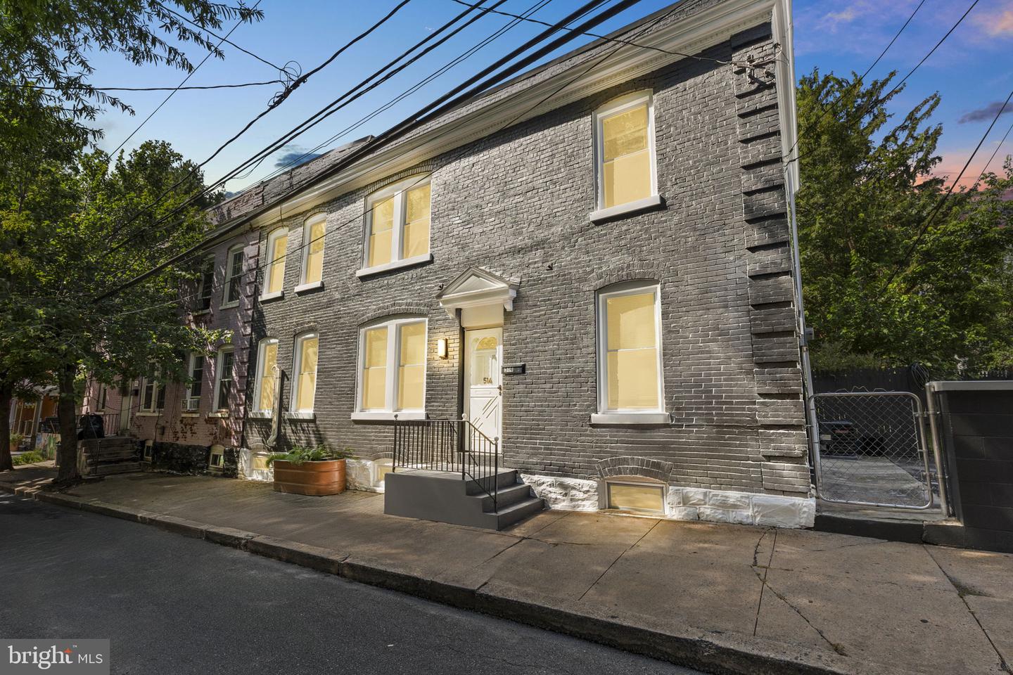 514 Pershing Ave Property Photo 1