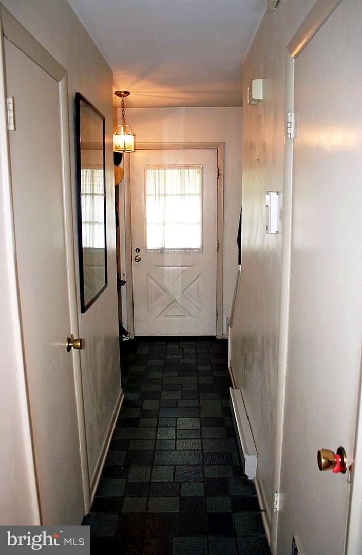 914 W Fairway Dr Property Photo 7