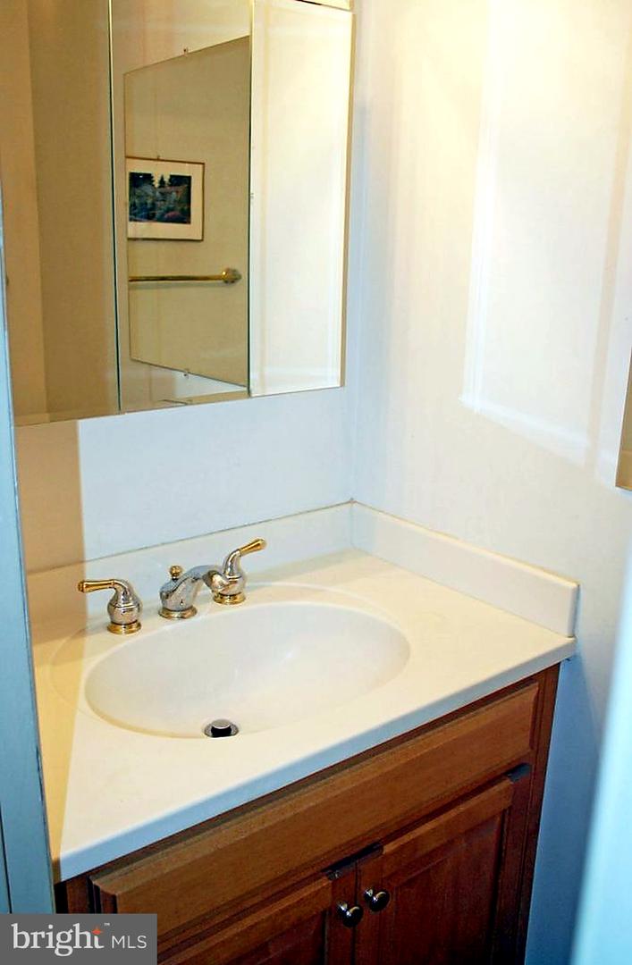 914 W Fairway Dr Property Photo 16