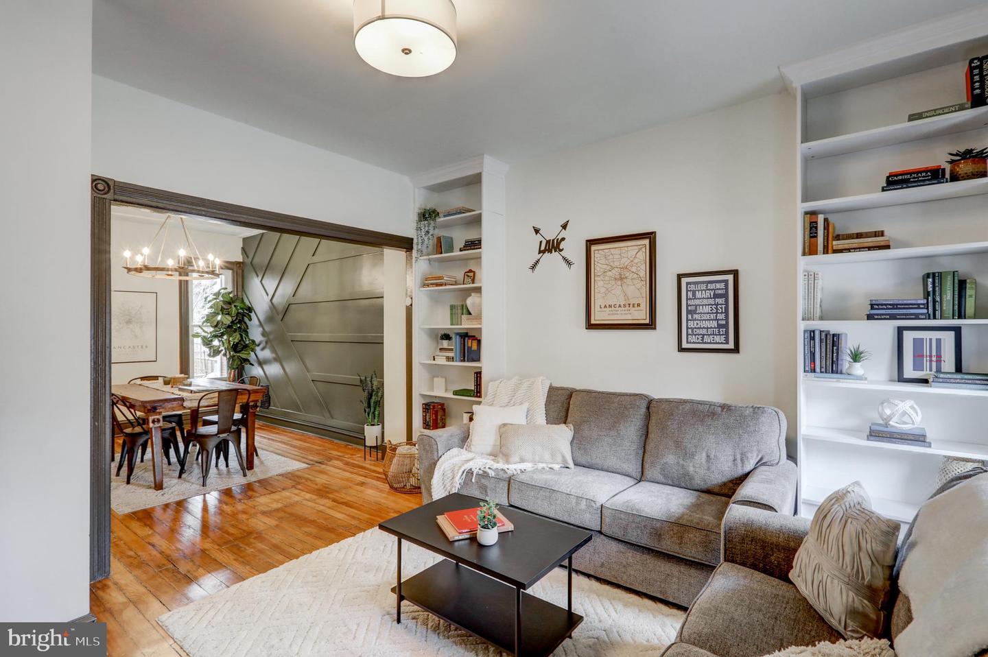 446 N Market St Property Photo 1