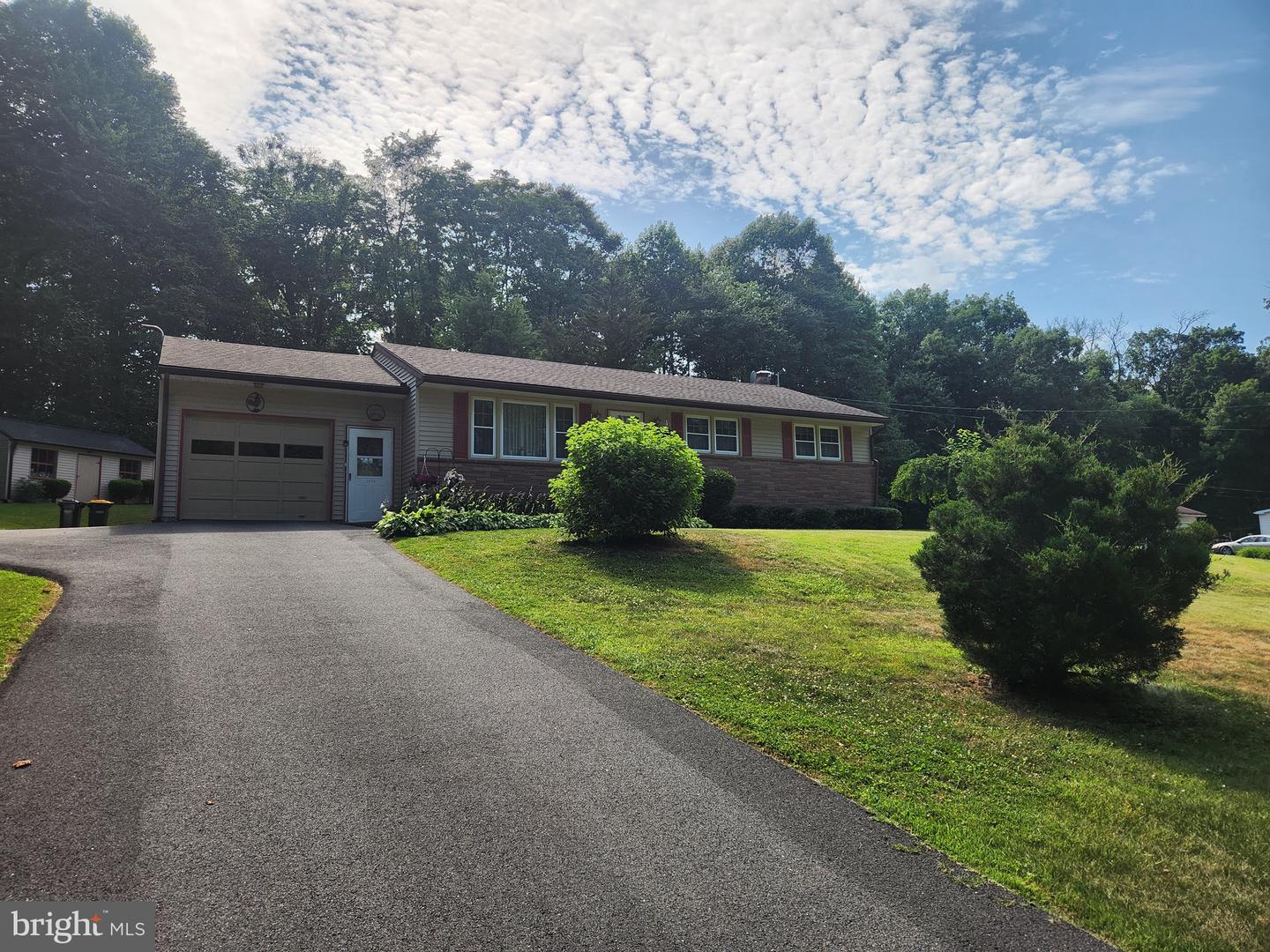 1217 Pieffer Hill Rd Property Photo 1