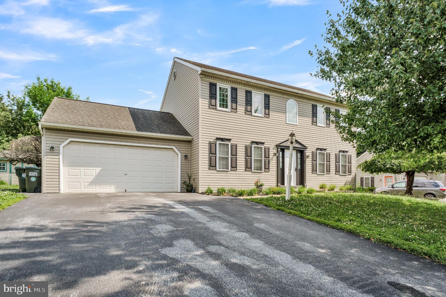 1279 CEDAR AVE
