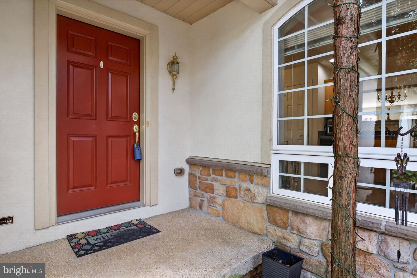 121 Creekgate Ct Property Photo 4