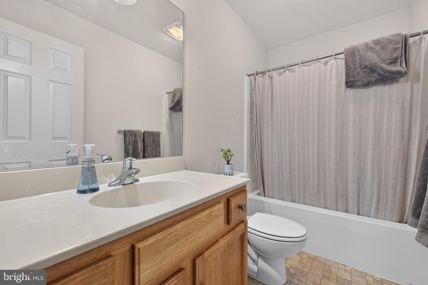 121 Creekgate Ct Property Photo 25