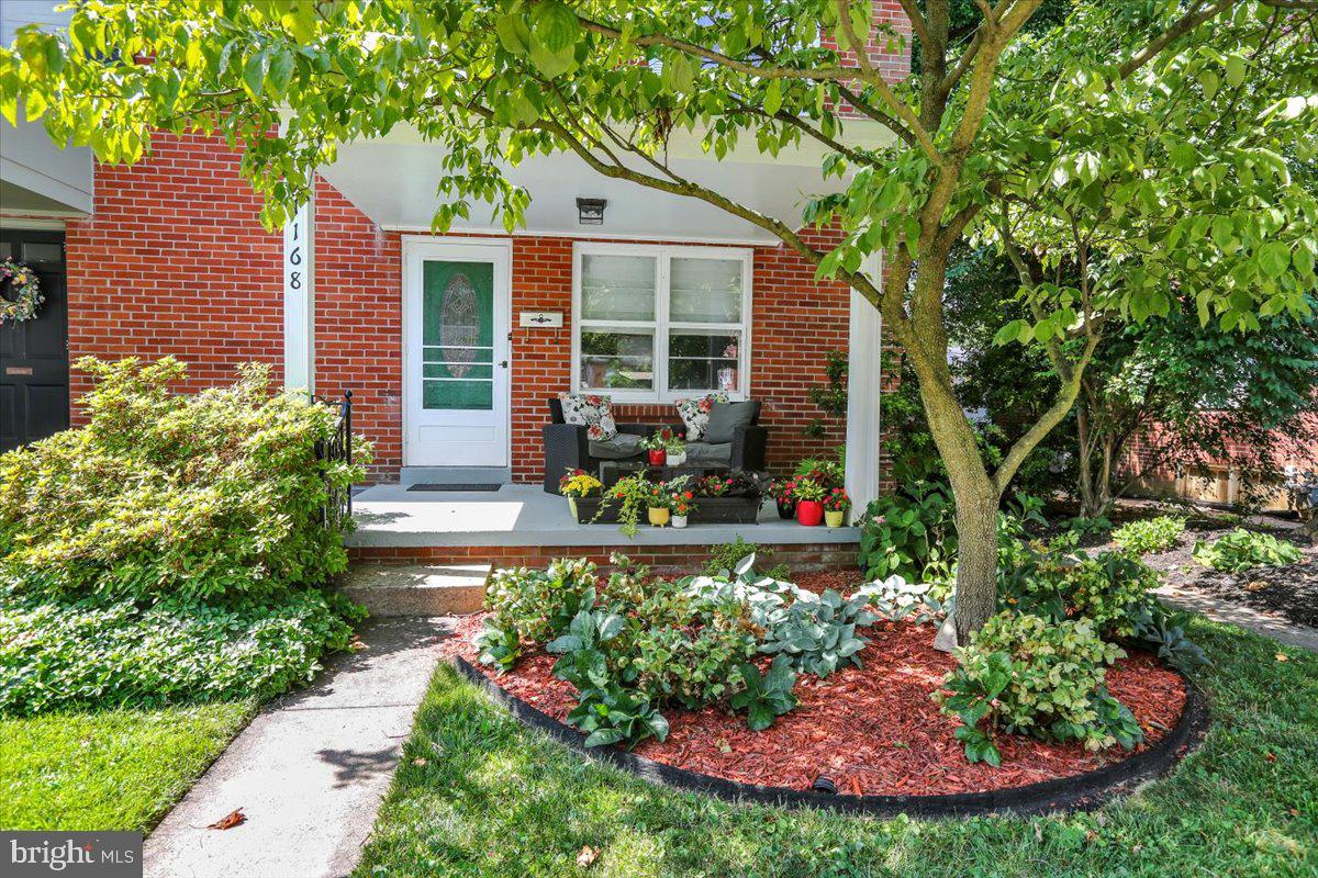 1168 Elm Ave Property Photo 6