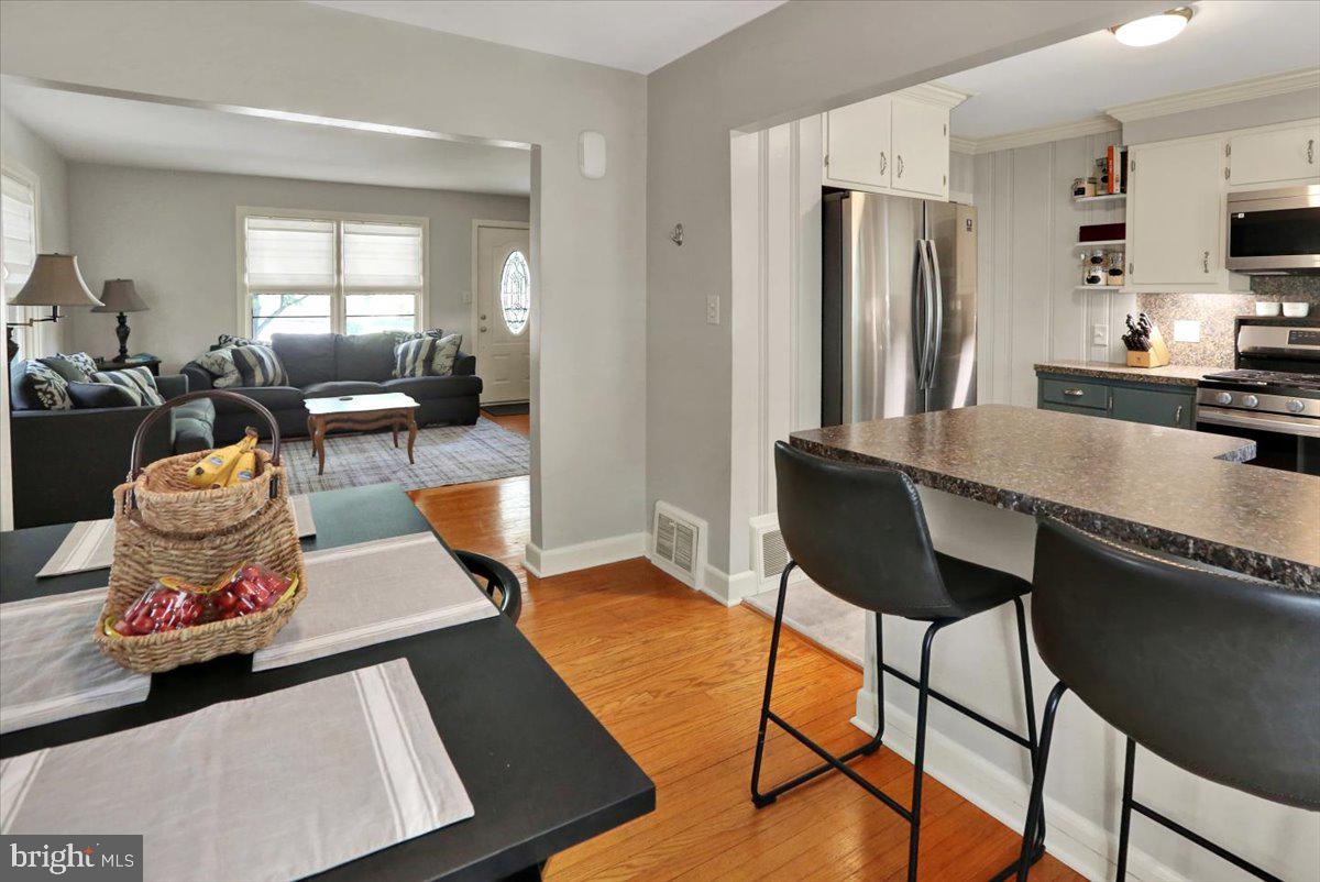 1168 Elm Ave Property Photo 12