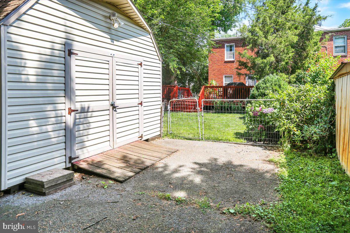1168 Elm Ave Property Photo 19