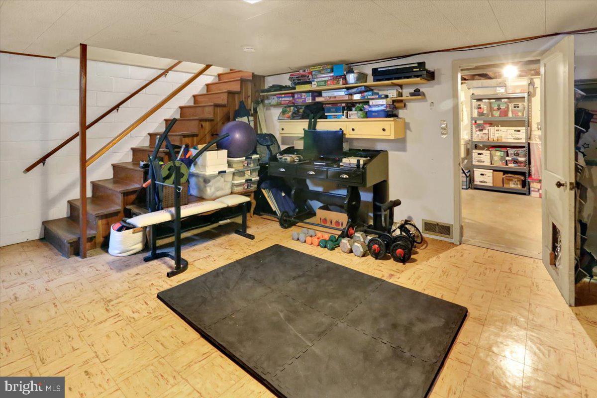 1168 Elm Ave Property Photo 23