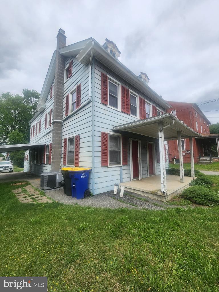 3143 Lincoln Hwy E Property Photo 2