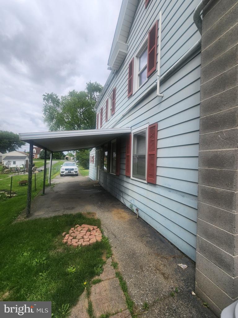 3143 Lincoln Hwy E Property Photo 5