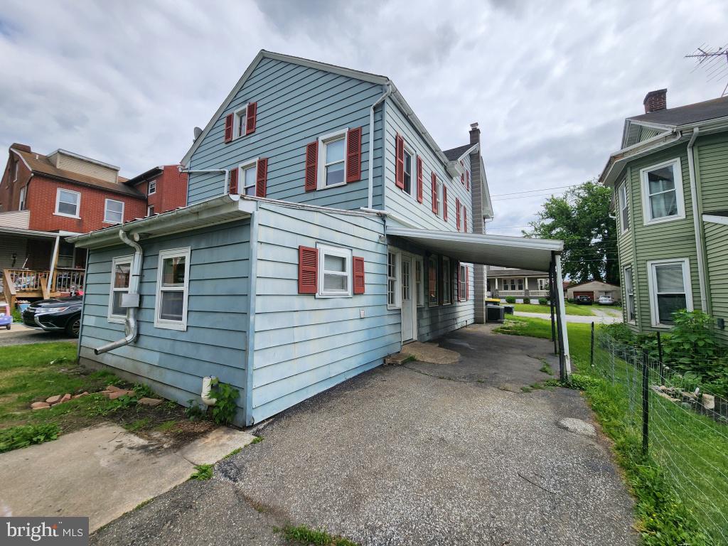 3143 Lincoln Hwy E Property Photo 6