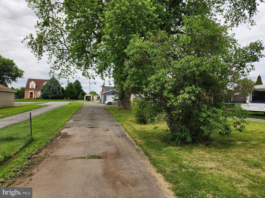 3143 Lincoln Hwy E Property Photo 9