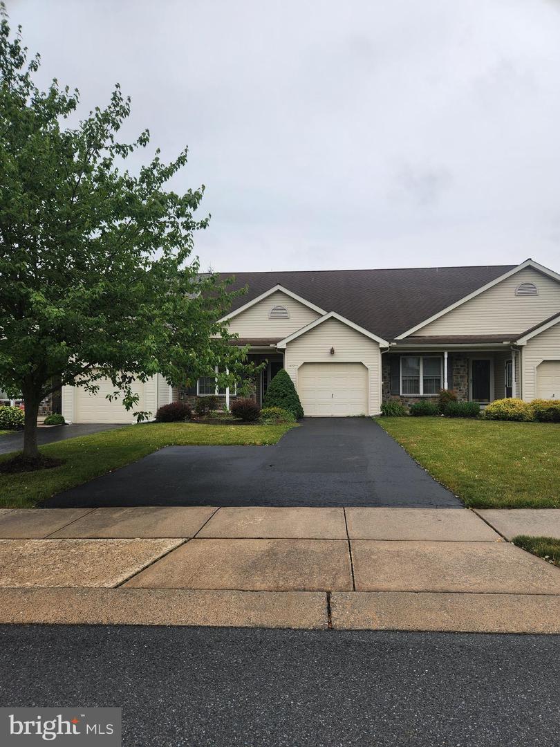 413 Thrush Dr Property Photo 1