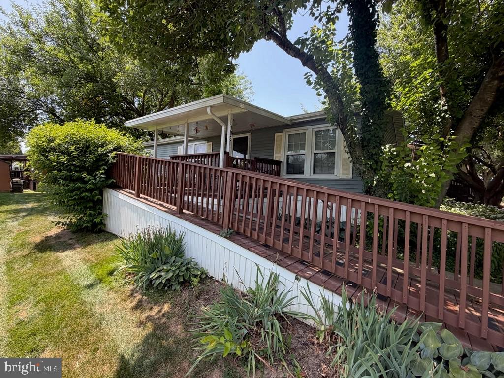 105 Dovefield Dr Property Photo 1
