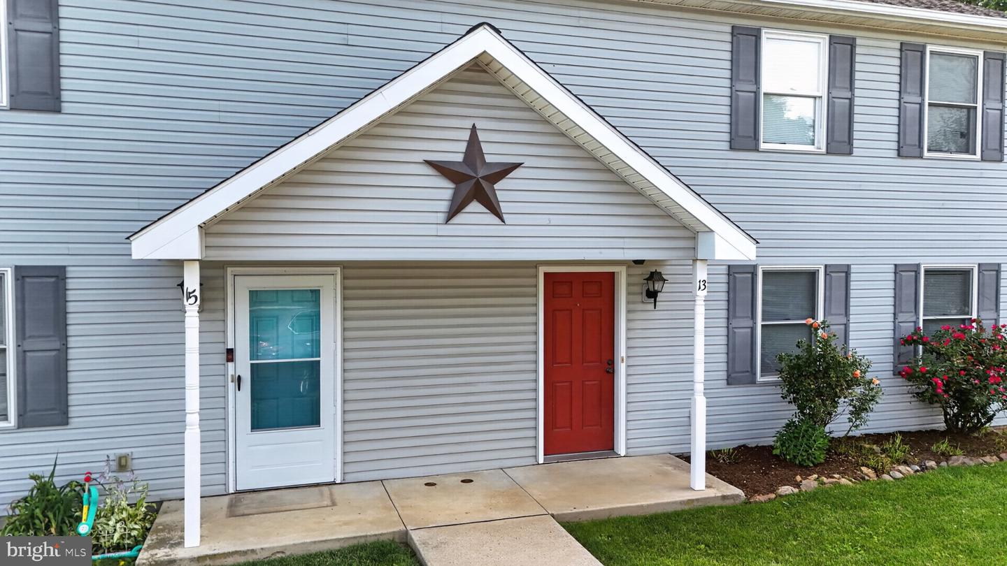 15 Stoltzfus Ln Property Photo 11