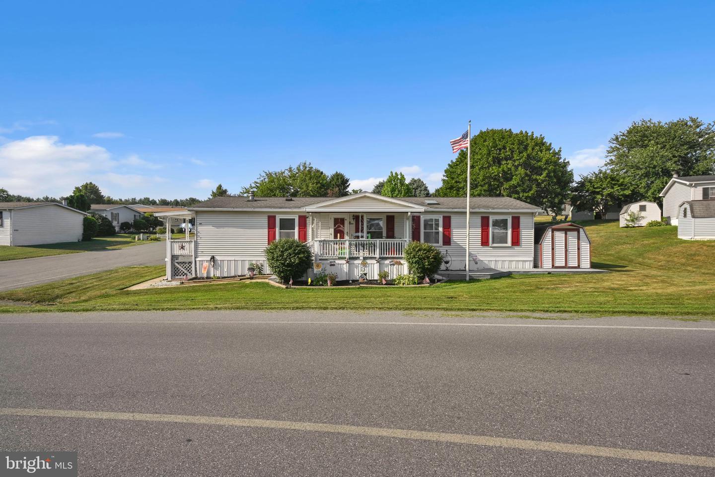 200 Finch Ct Property Photo 1