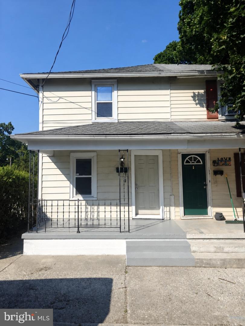 157 S WOLF ST Property Photo 1