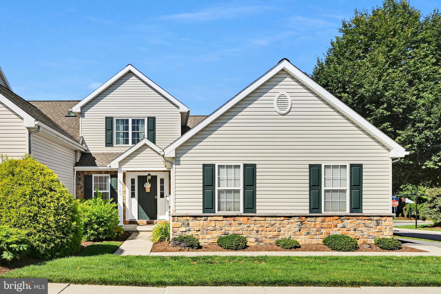 1585 Hickory Run Ct Property Photo 1