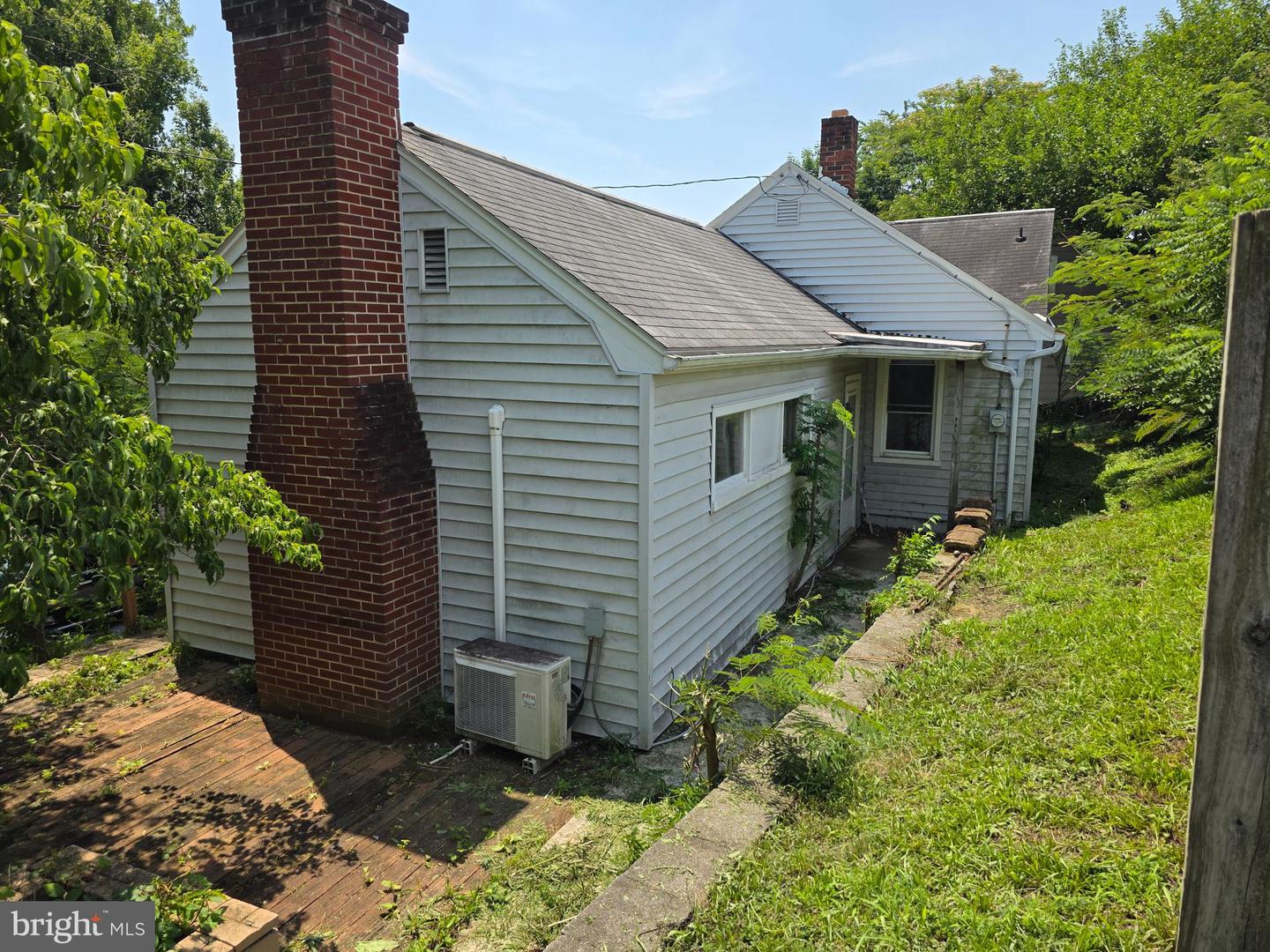 317 E Washington St Property Photo 1