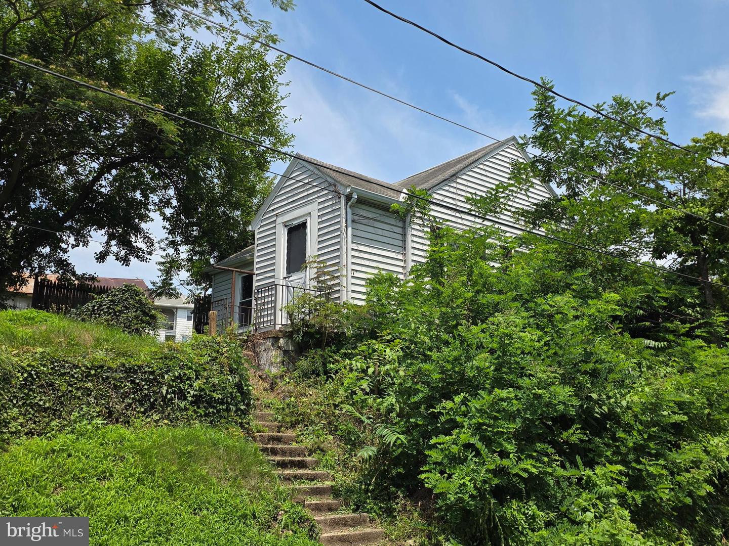 317 E Washington St Property Photo 2