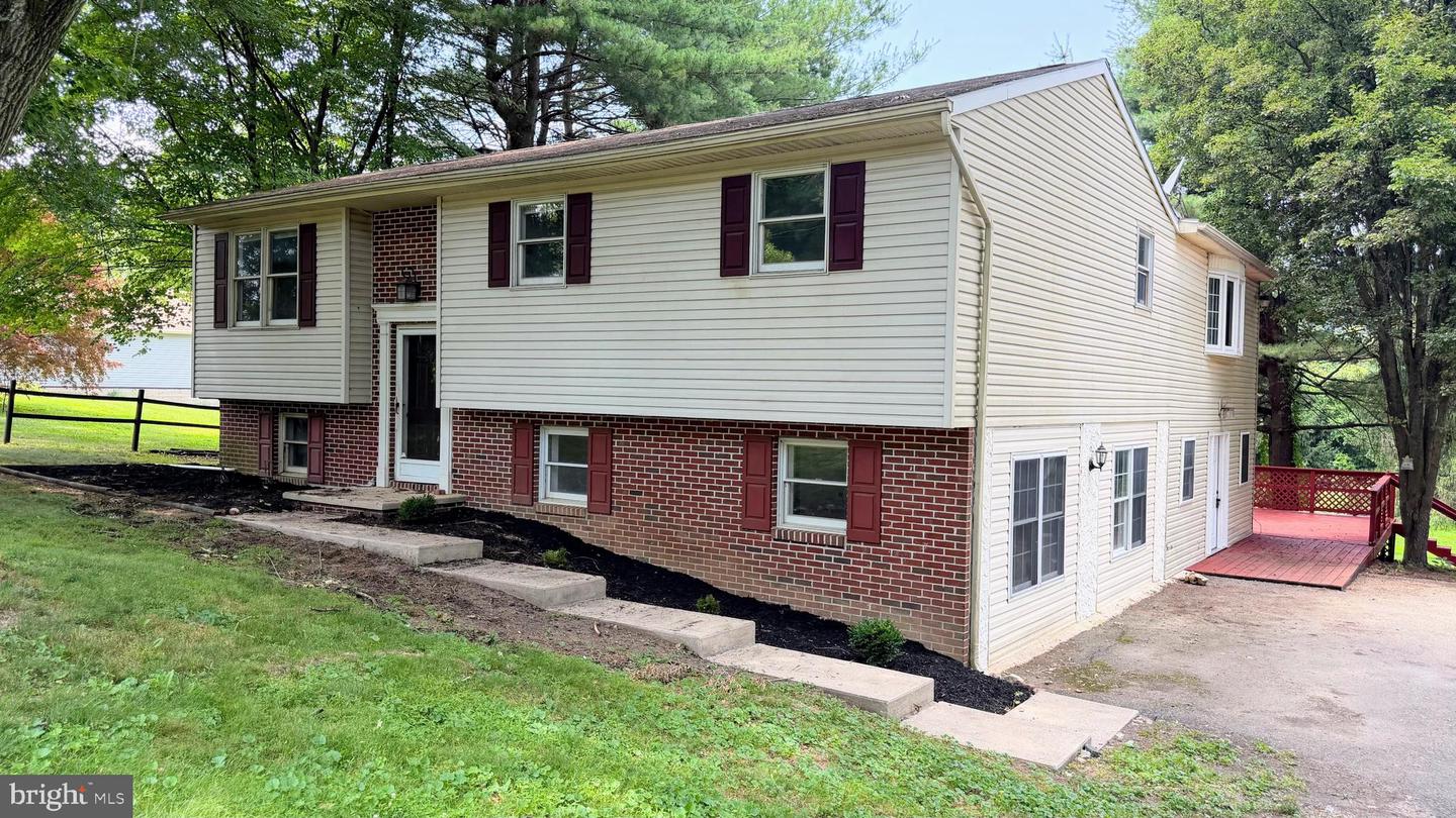 297 W Bethesda Church Rd Property Photo 1