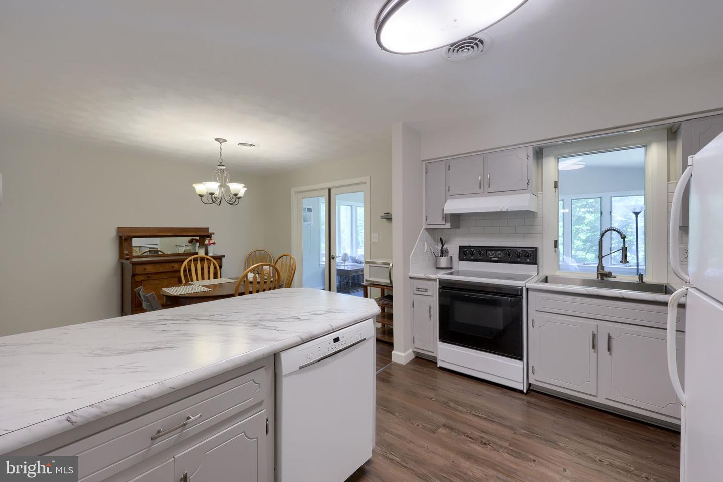 3356 Turnpike Rd Property Photo 15