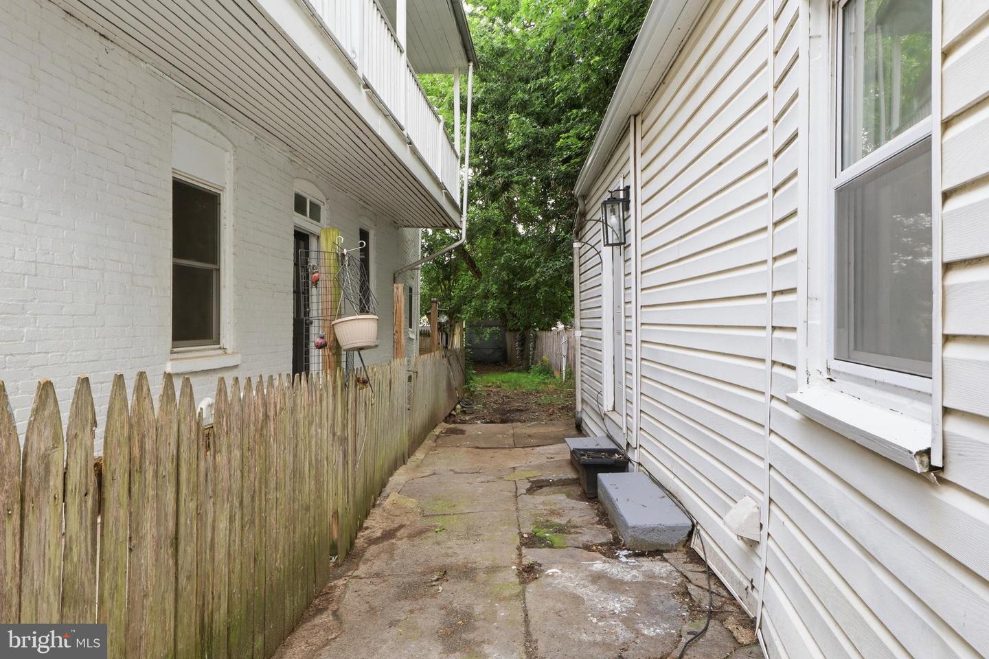238 S 4th St Property Photo 37