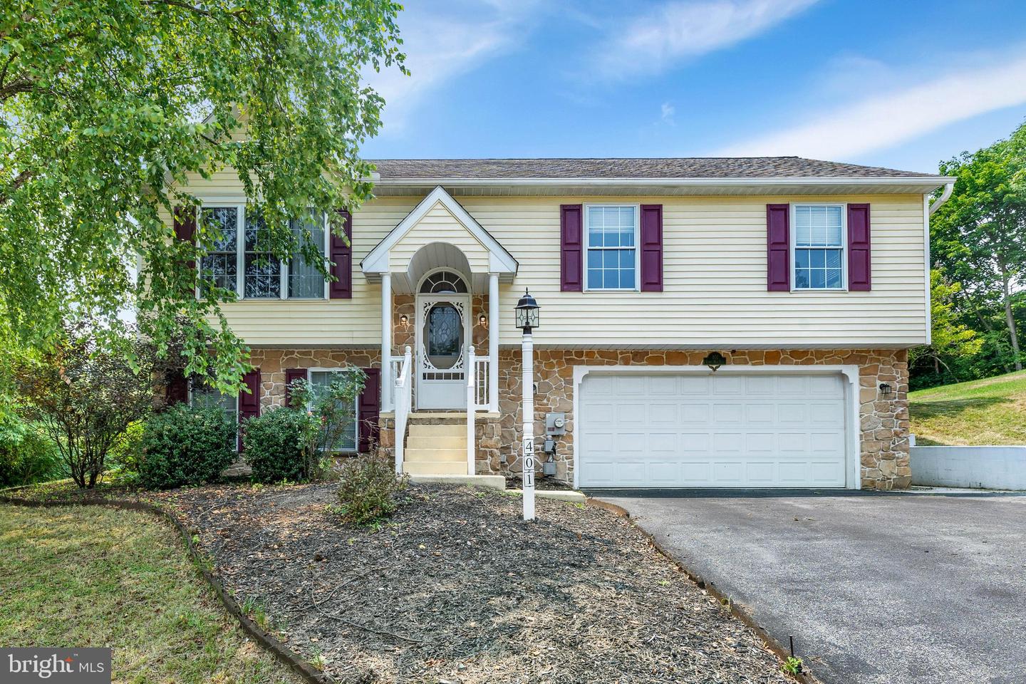 401 Rabbit Hill Ln Property Photo 1