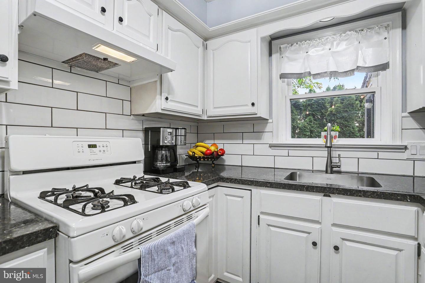 330 Dogwood Ln Property Photo 12