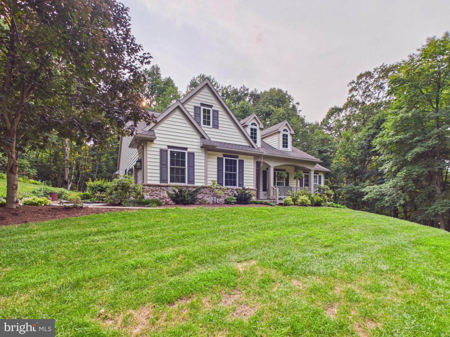 70 Snyder Hollow Rd Property Photo 4