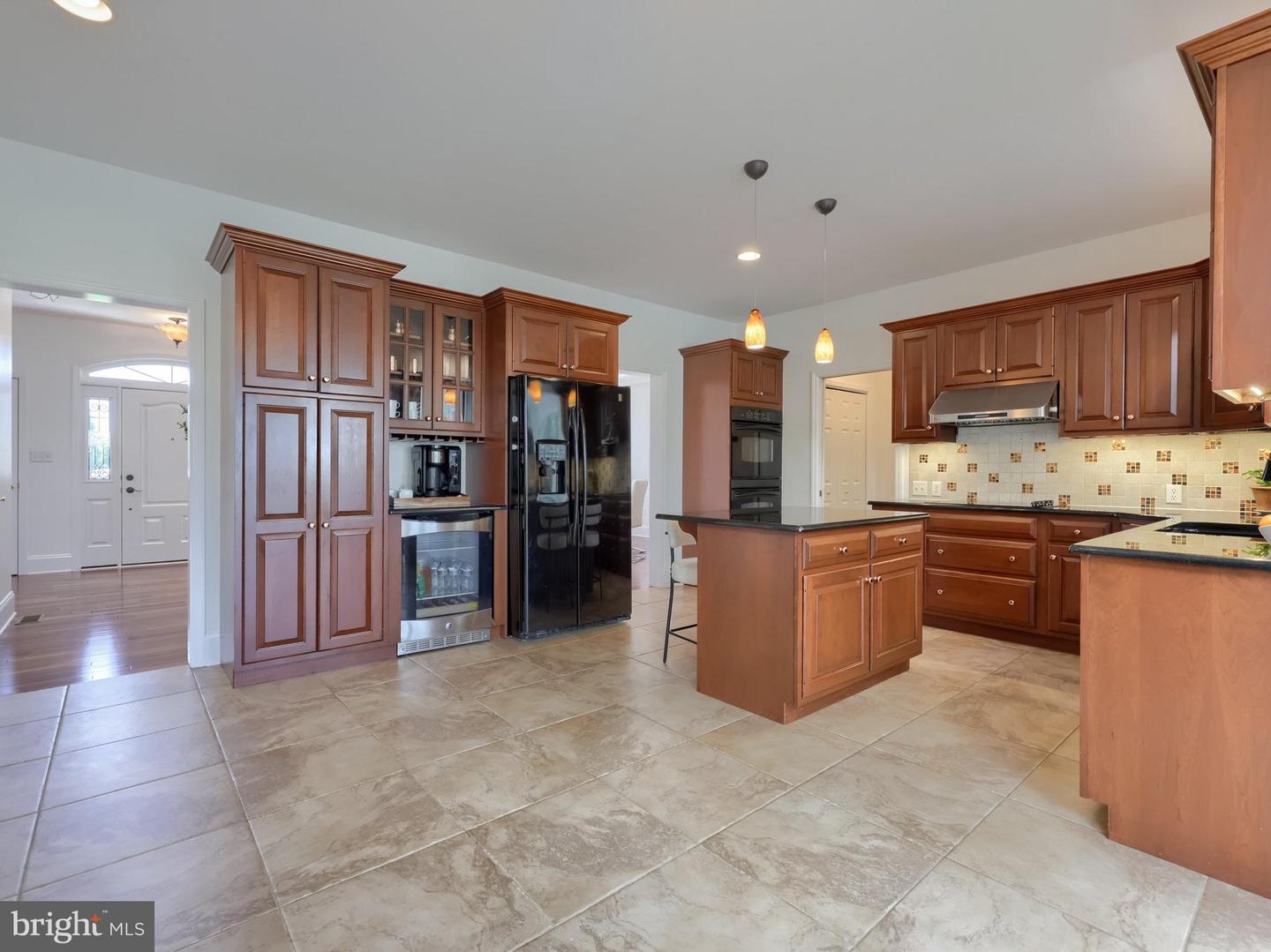 309 Chadwyck Ln Property Photo 4