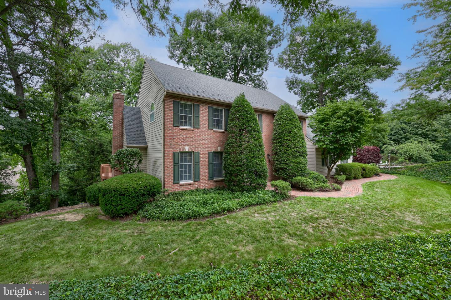 1 Warren Cir Property Photo 3