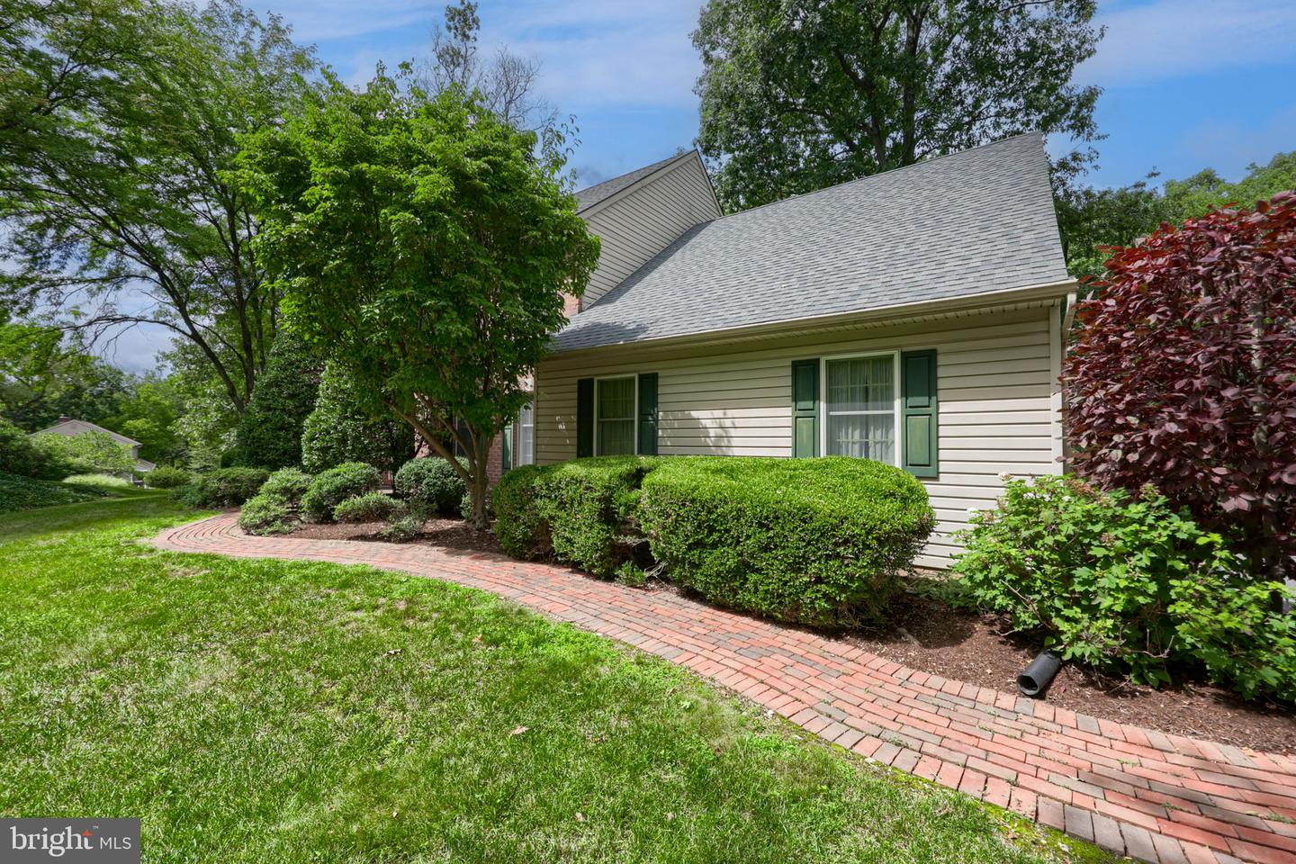 1 Warren Cir Property Photo 4