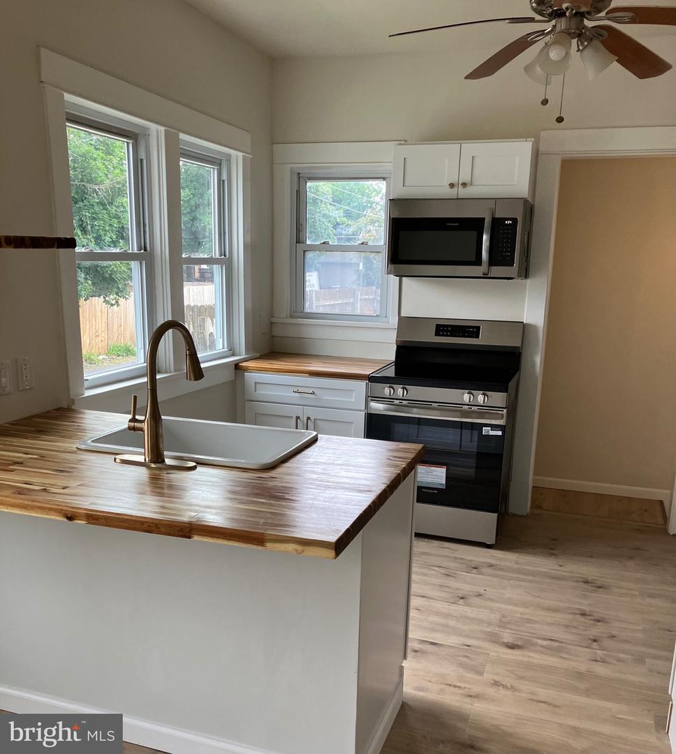 30 E Stiegel St Property Photo 4