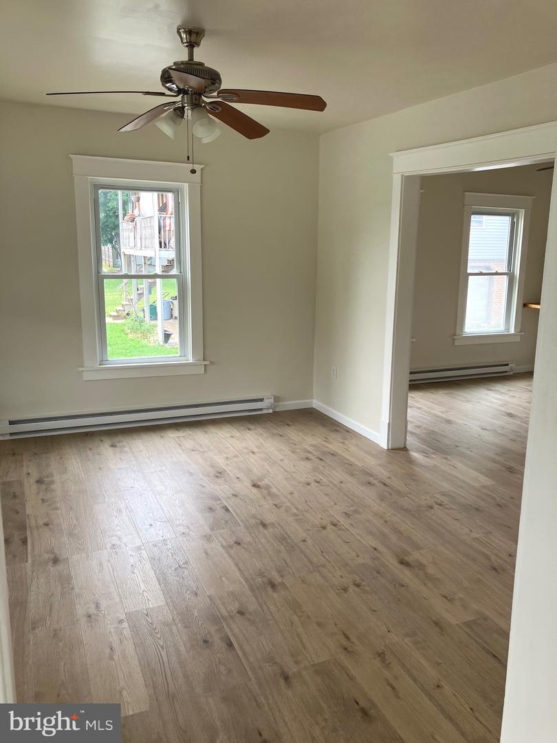 30 E Stiegel St Property Photo 11