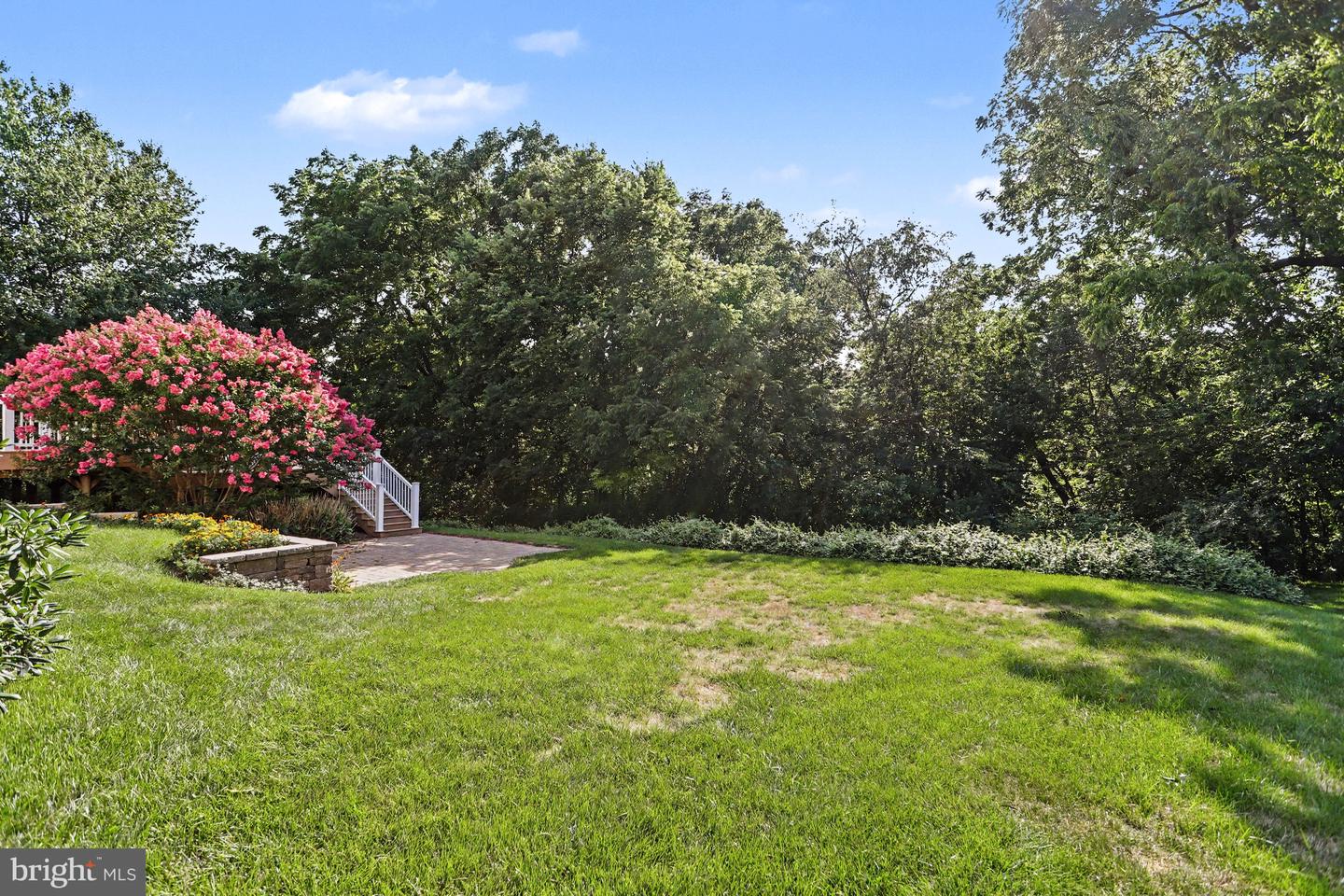 519 Colonial Crescent Dr Property Photo 37