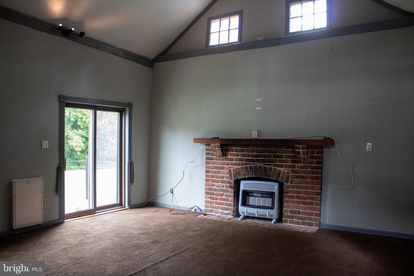 204 Herrville Rd Property Photo 6
