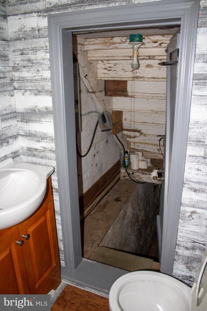 204 Herrville Rd Property Photo 13
