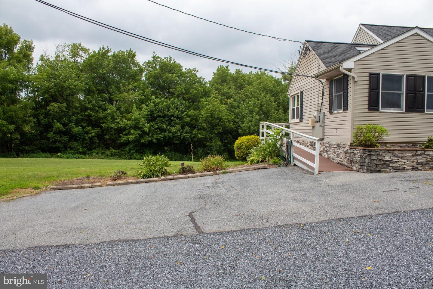 204 Herrville Rd Property Photo 27